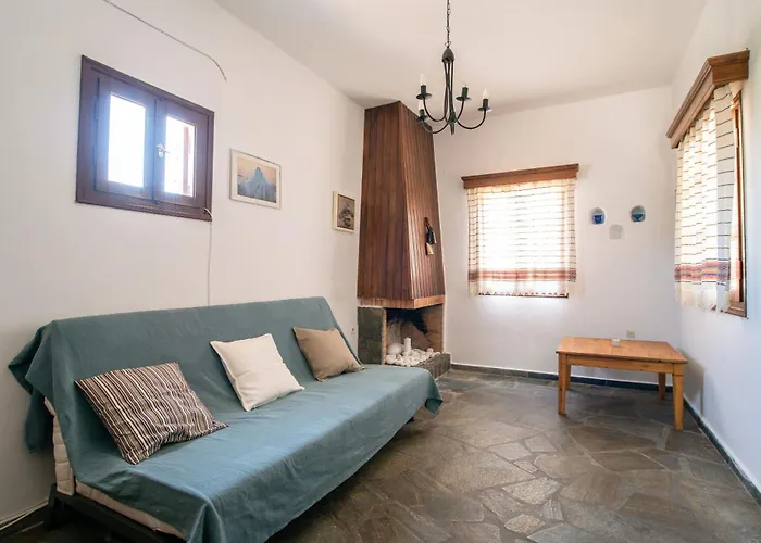 Black 펜션 Moutsoúna